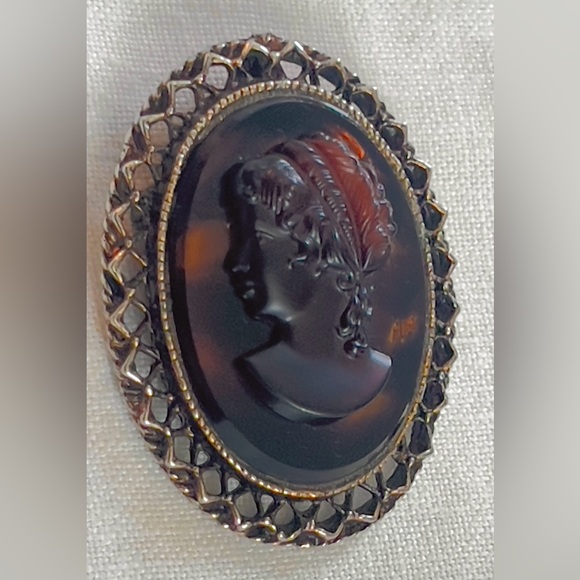 VTG Amber / Tigers-Eye Cut Glass Cameo Woman Facing Left 2.25”L - Picture 5 of 7